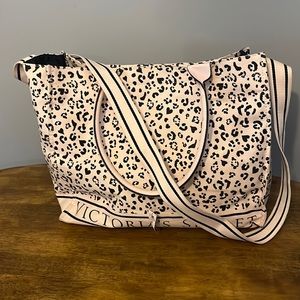 NWT Victoria’s Secret tote/crossbody bag